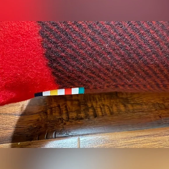 BNWT RARE NEW 2-pack Hudson’s Bay Company HBC Stripes Fleece Pillow Cushions - Picture 4 of 8